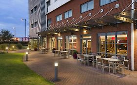 Ramada Encore By Wyndham Doncaster Airport Exterior photo
