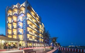 Hotel Karinzia Caorle Exterior photo