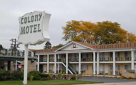 Colony Motel Brookfield Exterior photo