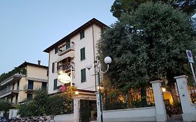 Hotel La Primula Forte dei Marmi Exterior photo