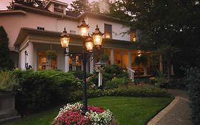Brockamour Manor Bed And Breakfast Niagara-on-the-Lake Exterior photo