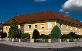 Hotel Gaestehaus Stoegmueller Asten Exterior photo