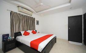 Hotel Oyo 17030 Bluten Chennai Exterior photo