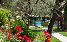 Hotel Continental - TonelliHotels Torbole Sul Garda Exterior photo