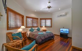 Hibiscus Lodge Bed & Breakfast Wongaling Beach Exterior photo