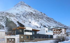 Alpenresidenz Ballunspitze - Kinderhotel Galtür Exterior photo