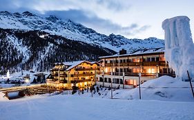 Paradies Pure Mountain Resort Solda Exterior photo