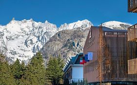 Le Massif Hotel & Lodge Courmayeur The Leading Hotels Of The World Exterior photo