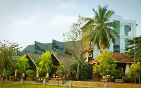 Avasta Resort And Spa Anuradhapura Exterior photo