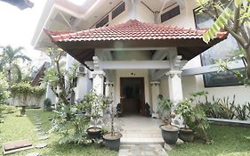 Hotel Reddoorz Syariah Near Gelora Delta Sidoarjo Exterior photo