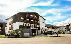 Hotel Alpenland Wattens Exterior photo