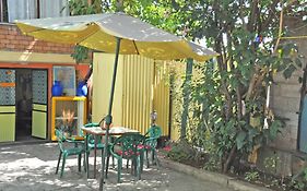 Family Cozy Bed & Breakfast Addis Abeba Exterior photo