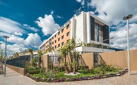 Hotel Golden Tulip Royaume Algeri Exterior photo