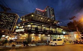 Uno Chiangmai Hotel Chiang Mai Exterior photo