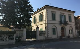 Lucca Relais Bed and Breakfast Exterior photo