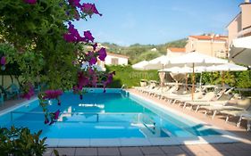 Residence Holidays Pietra Ligure Exterior photo