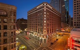 Embassy Suites By Hilton Minneapolis Downtown Hotel Exterior photo