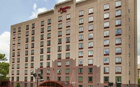 Hampton Inn New York - Laguardia Airport Exterior photo