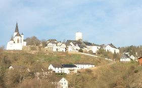 Hotel Gaestehaus Im Tal 18 Hellenthal Exterior photo