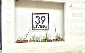 39 Living Appartamento Bangkok Exterior photo