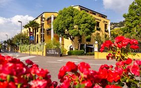 Hotel Santoni Freelosophy *** Torbole Sul Garda Exterior photo