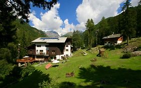 Albergo Villa Anna Maria Champoluc Exterior photo