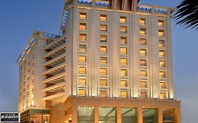 Hotel Lemon Tree Premier, Malad, Bombay Exterior photo