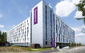 Premier Inn Heathrow Airport Terminal 4 Hillingdon Exterior photo