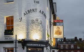 Albert Arms Hotel Esher Exterior photo