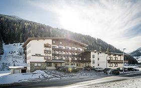 Hotel Kirchlerhof Tux Exterior photo