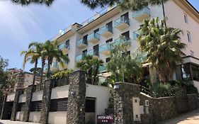 Hotel Ariston & Apartments Varazze Exterior photo