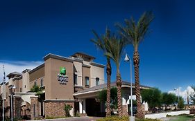 Holiday Inn Express & Suites Phoenix - Glendale Sports Dist Exterior photo