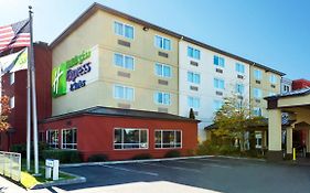 Holiday Inn Express & Suites North Seattle - Shoreline Exterior photo