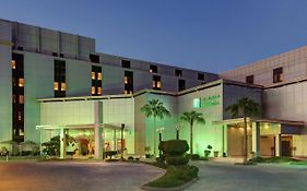 Holiday Inn Riyadh Al Qasr, An Ihg Hotel Ar Riyad Exterior photo