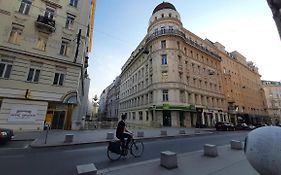 Pension Lerner Bed and Breakfast Vienna Exterior photo