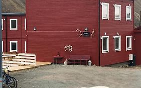 Hotel Haugen Pensjonat Svalbard Longyearbyen Exterior photo