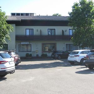 Hotel Gasthof Strobl Waldfrieden Garni Strass im Attergau Exterior photo