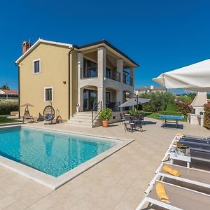 Villa Vanesa with Private Pool nearby Porec Montižana Room photo