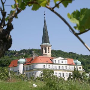 Hotel Schloss Gumpoldskirchen Exterior photo