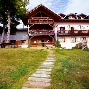 Hotel Rifugio Predaia Ai Todes'ci Tres Exterior photo