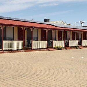 Daydream Motel And Apartments Broken Hill Exterior photo