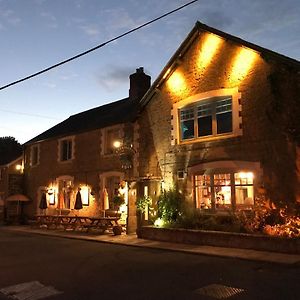 Hotel The Barrington Boar Ilminster Exterior photo