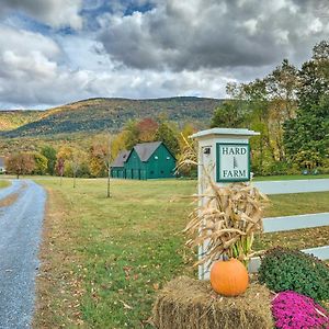 Appartamento Luxe Green Barn Near Skiing With Mt Equinox Views! Manchester Center Exterior photo