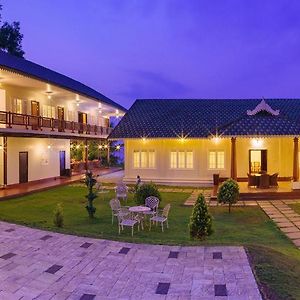 Cyrus Resort Alappuzha Exterior photo