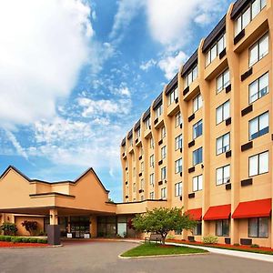 Hotel Baymont By Wyndham Meriden Exterior photo