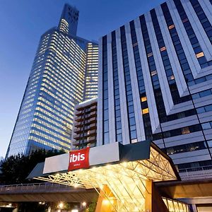 Hotel ibis Paris la Défense Esplanade Courbevoie Exterior photo