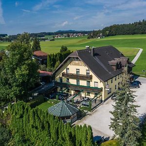 Hotel Gasthof Zur Seeburg Seekirchen am Wallersee Exterior photo