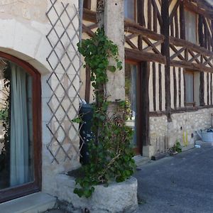 Les Tuileries Bed and Breakfast Ponteyraud Exterior photo