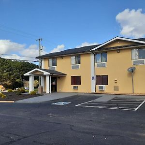 Super 8 By Wyndham Farmville Exterior photo