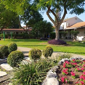 Hotel Degania Bet Kibbutz Country Lodging Kinneret Exterior photo